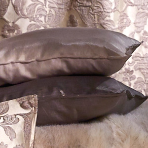 1.Regency cushion cover - stone (50x50cm)2.Regency cushion cover - gold (50x50cm)3.Regency cushion cover - white (50x50cm)
