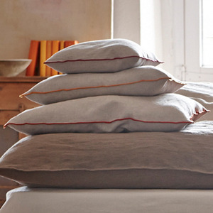 1.Kiruna cushion cover - pebble &amp; cherry (40x40cm)2.Kiruna cushion cover - white &amp; linnen (50x50cm)